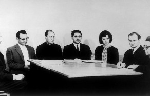 VVU Fizikos fakulteto Teorinės fizikos katedros posėdis (1967 m.). Iš kairės:
J. Kaladė, V. Šugurovas, V. Kybartas, A. Bolotinas, N. Pošiūnaitė, A. Bandzaitis ir katedros vedėjas A. Jucys